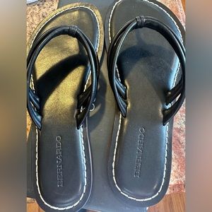 NWT Bernardo Miami Black Calf Sandals size 9.5M